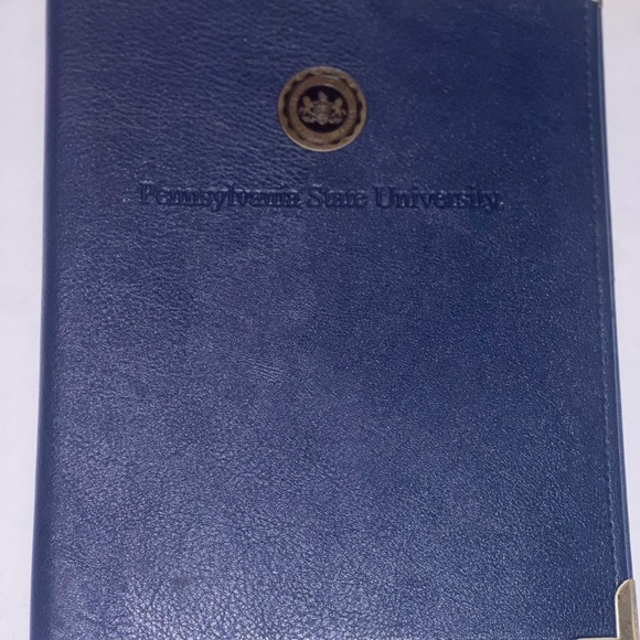 Penn State binder paper holder. - Picture 2 of 7